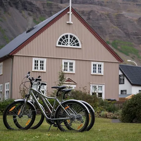 Tangs Apartment Isafjordur Exterior photo